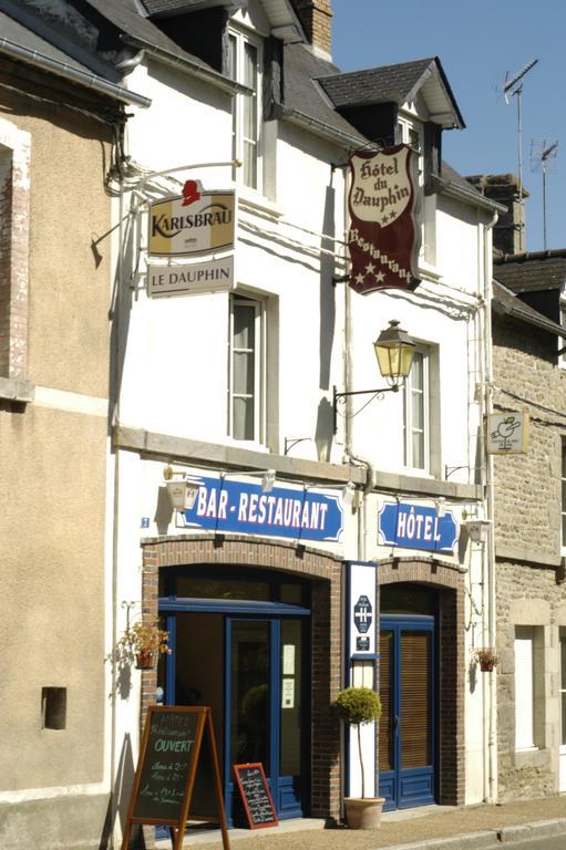 Hôtel Restaurant Le Dauphin Saint-Pierre-des-Nids Exterior foto